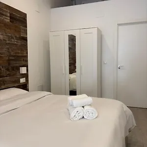 Hermoso Piso A 3 Min De La Estacion De Bus Y Tren Ave Appartement